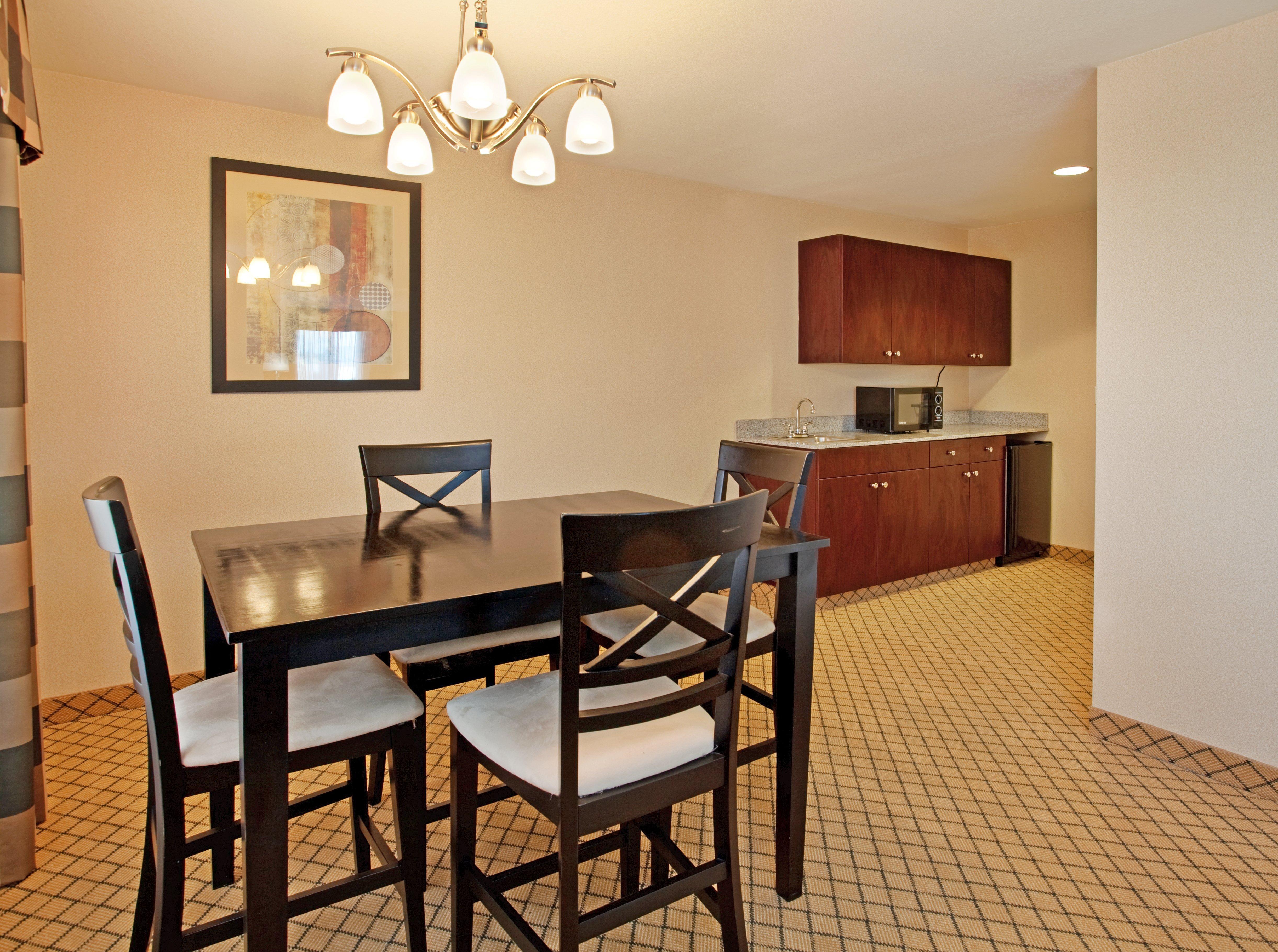 Holiday Inn Express Hotel & Suites Wichita Airport By Ihg Extérieur photo