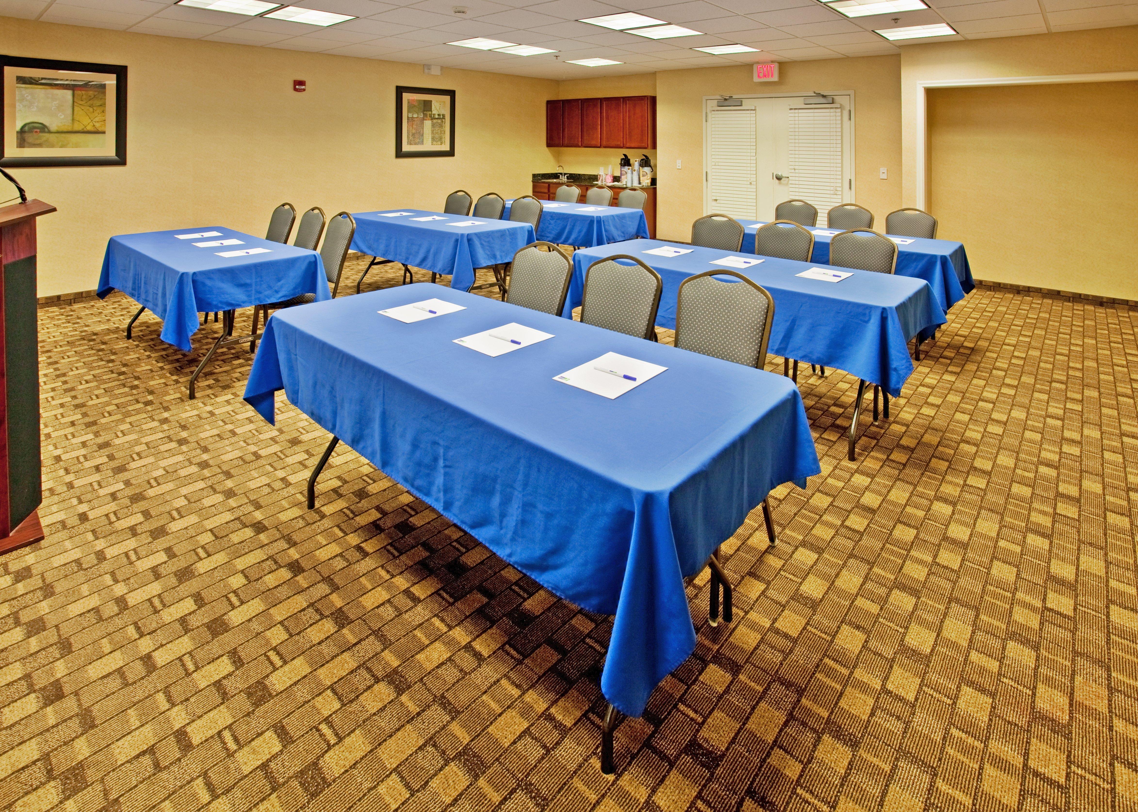 Holiday Inn Express Hotel & Suites Wichita Airport By Ihg Extérieur photo