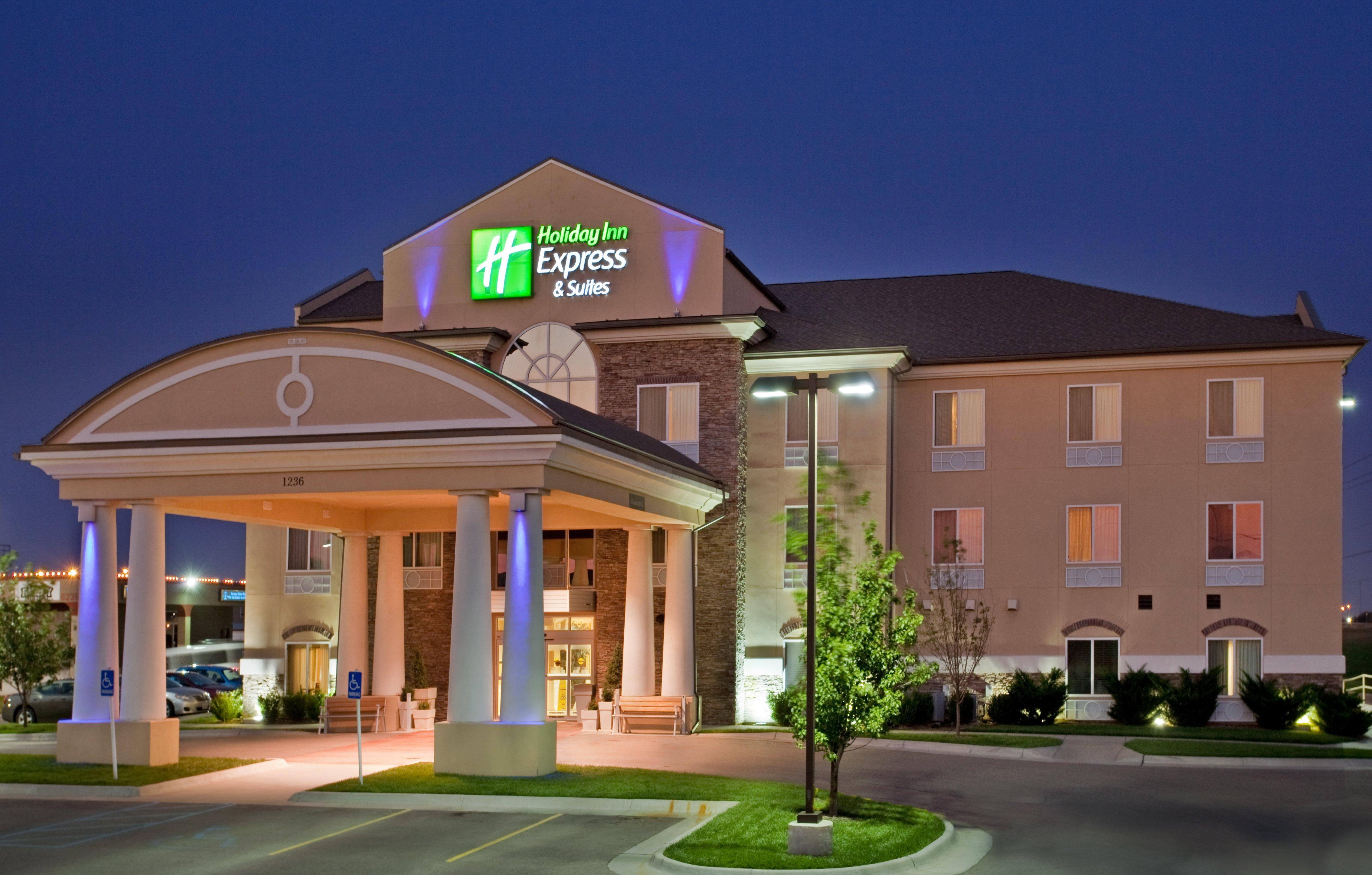 Holiday Inn Express Hotel & Suites Wichita Airport By Ihg Extérieur photo