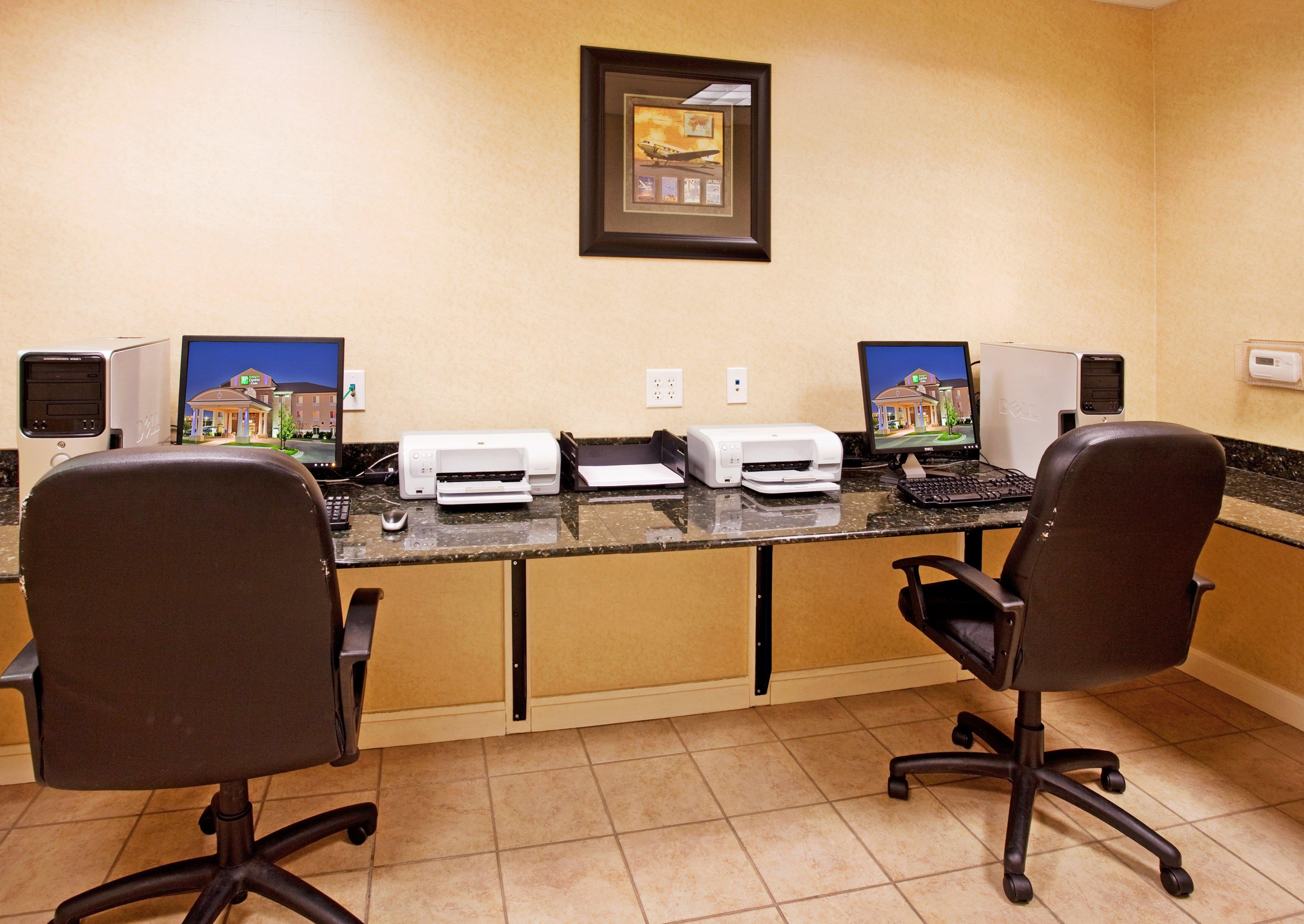 Holiday Inn Express Hotel & Suites Wichita Airport By Ihg Extérieur photo