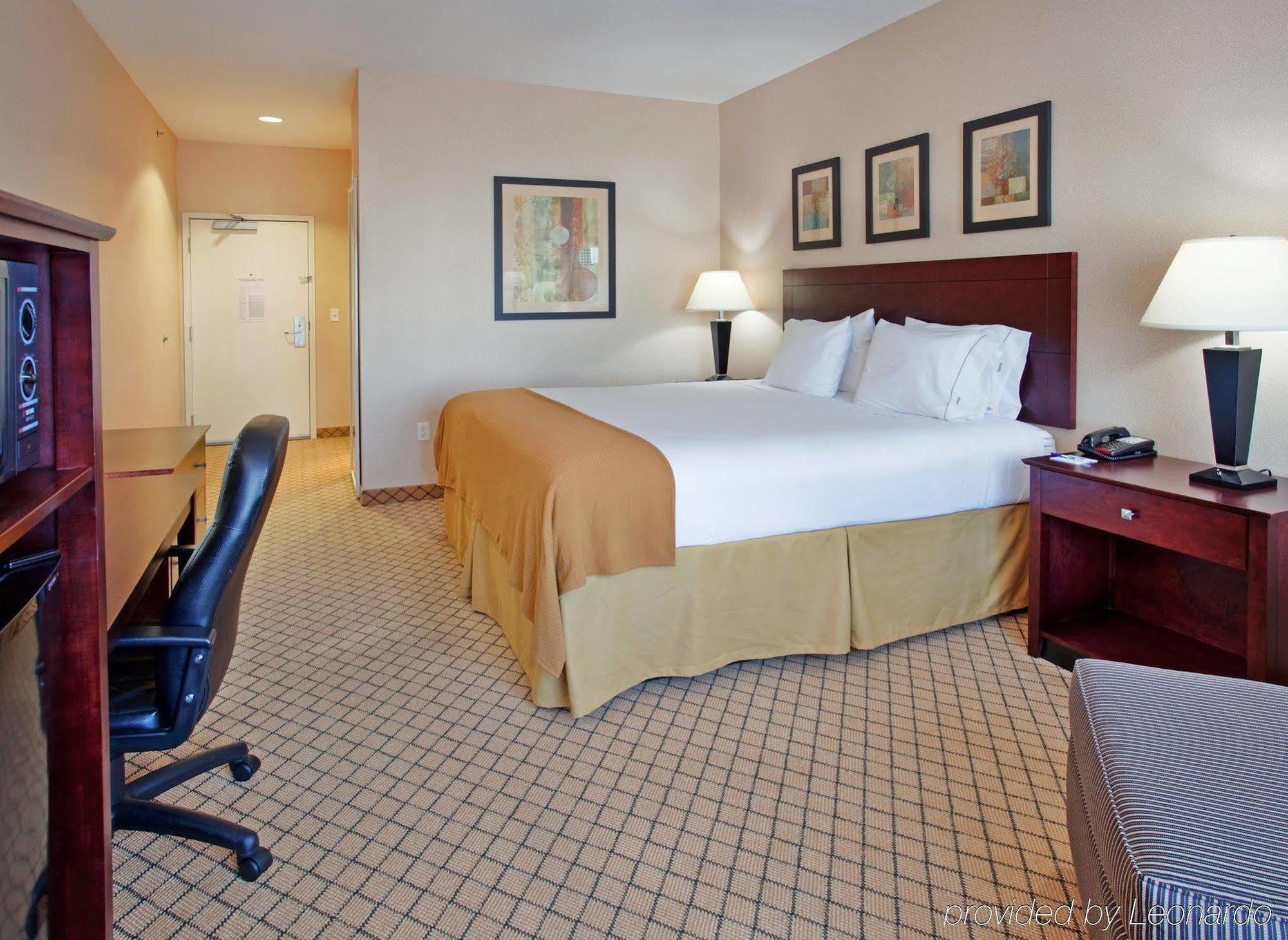 Holiday Inn Express Hotel & Suites Wichita Airport By Ihg Extérieur photo